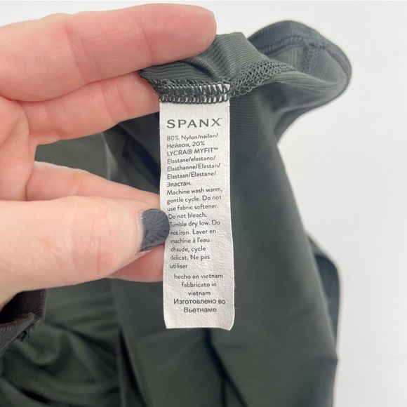 Spanx go lightly ribbed tie back tank Army Green Olive Open Back Plus Size 1X - Picture 10 of 10
